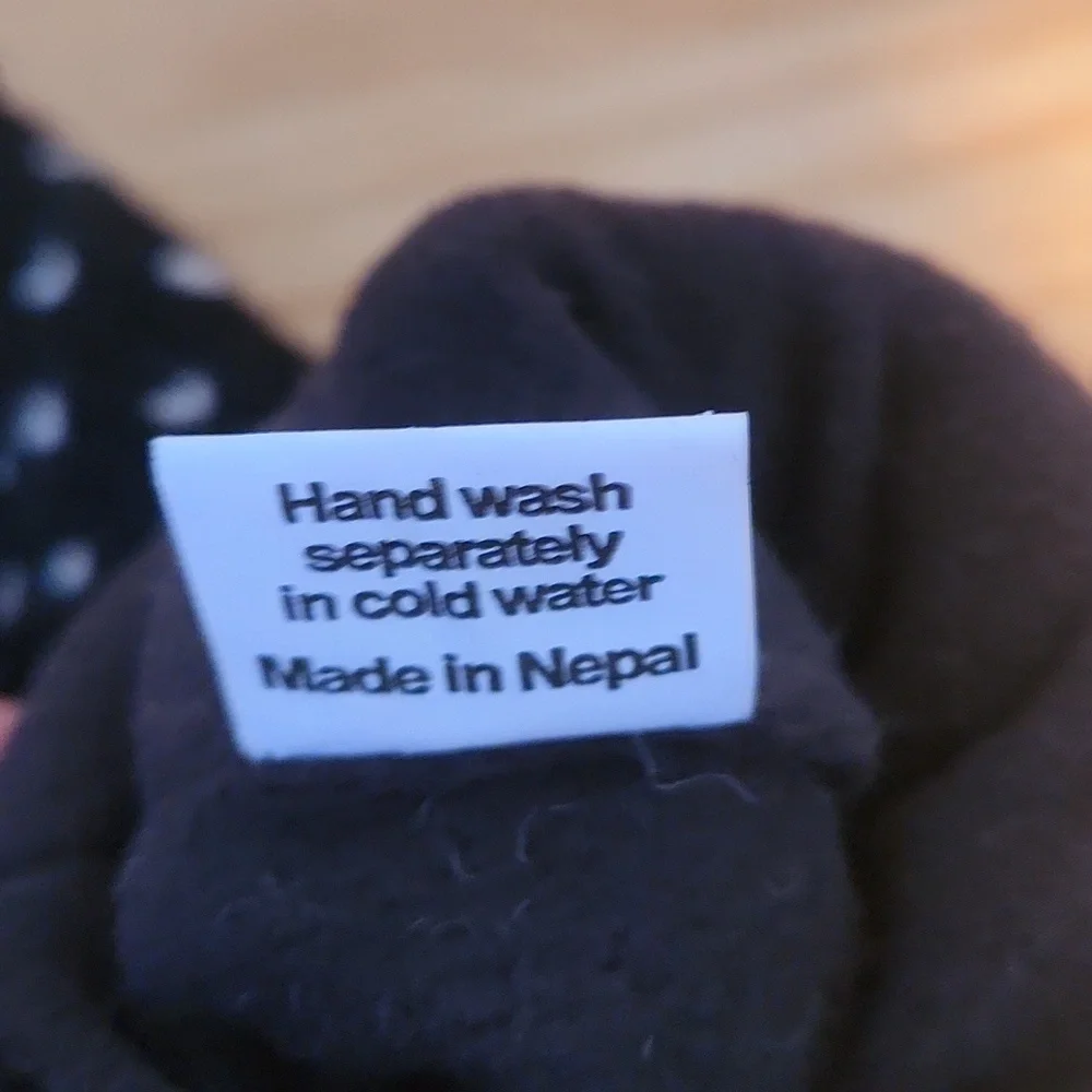 Black and White Knit Fingerless Gloves NWOT - Picture 4 of 5